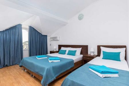 Standart 3-местный (мансарда, с балконом)